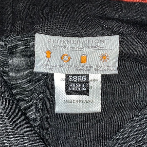 Shorts - Picture 4 of 5